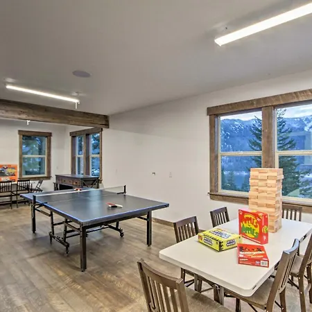 Homey Cle Elum Lake Apt With Shared Hot Tub And Views!
